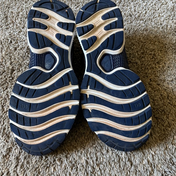ASICS Gel-Nimbus 22 Women’s Navy Running Shoes (size 7.5) - Picture 5 of 8